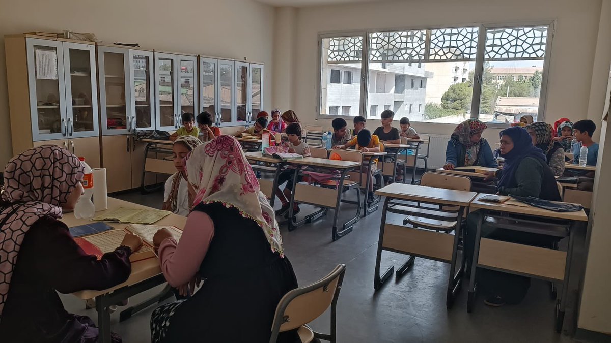 ceylanpinargm's tweet image. 7’den 70’e gençlik merkezimizin atölyeleri herkese açık 🤗
Kur'an -ı Kerim eğitimi devam ediyor😇

Kayıt için merkezimize bekliyoruz 🤗

#elifba 
#kuranıkerim 
#dinii̇limleratölyesi 
#arapça
#dileğitimleriatölyesi