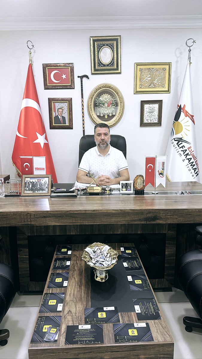 Sen Sen Ol Herkesin Hayali OL
            Kimsenin Hikayesi Olma…!!!
                 Korku Ömrü Uzatmaz
                 Aslanlar Gibi Yaşayın…!!!