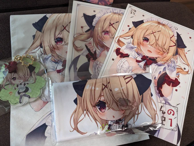 こゆ( )さん!可愛い可愛いメイドちゃんセットをありがとうございますフルカラーで可愛いドジっ子メイドちゃんが沢山見れて眼福です今日はもう会えないかな……って思ってたとこにずぶ濡れで帰ってきてびっくりしました(笑)風邪ひかない様にして次はときめぐり展で会いましょう! 