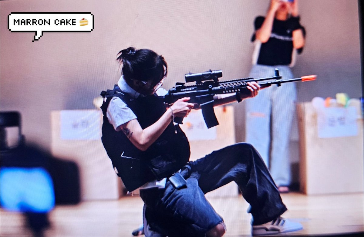 _marroncake's tweet photo. 230815 동자아트홀 팬사인회
🔫🔫
#마마무플러스 #솔라 #문별 https://t.co/KAyVaGhmk0