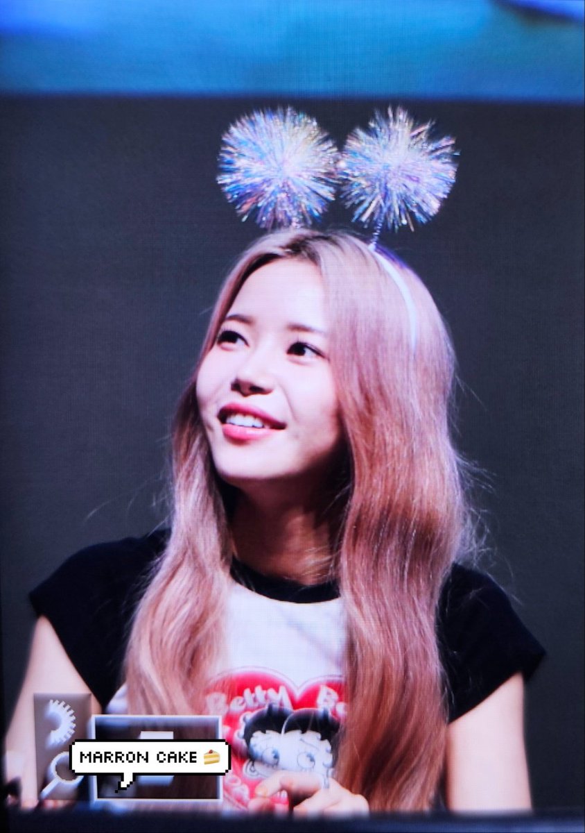 _marroncake's tweet photo. 230815 동자아트홀 팬사인회
🔫🔫
#마마무플러스 #솔라 #문별 https://t.co/KAyVaGhmk0