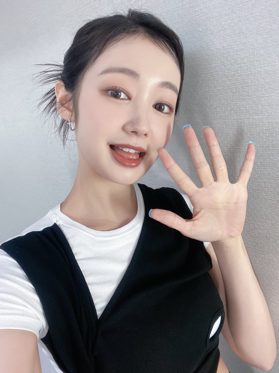 5ecretNumber's tweet photo. [*****]

📷 KBS월드라디오 개국 70주년 기념 K-POP Live : Beyond Borders Behind

#SECRET_NUMBER #시크릿넘버 https://t.co/Jt5XX2DxBF