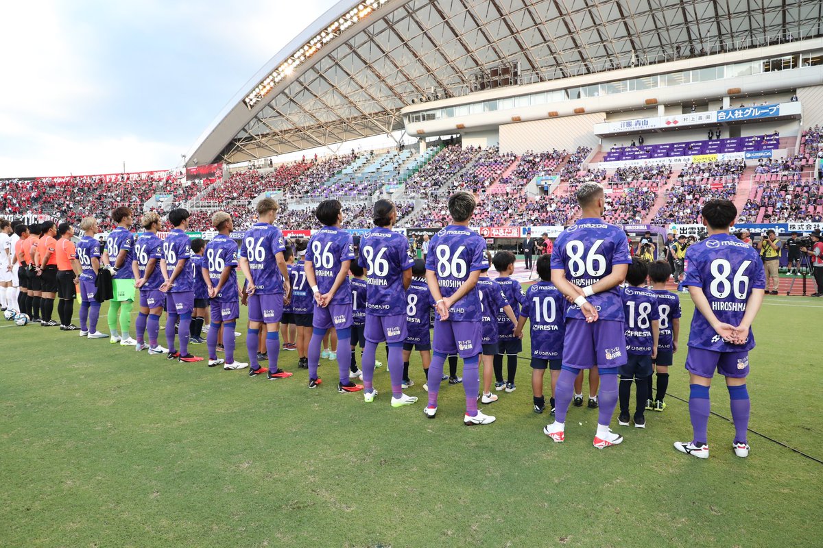chaji30's tweet photo. ピースマッチ浦和戦の応援ありがとうございました！
その当時、壮絶な状況の中でも生きていてくれた人々のおかげで今の平和があります。
そのことを忘れず、感謝してこれからも走って行きたいと思います。
#ピースマッチ 
#平和に感謝
#sanfrecce https://t.co/h0HAvzoatx