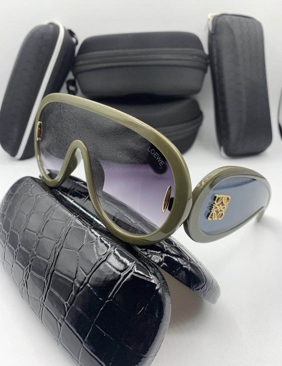 TheAngelAdeola's tweet photo. @aphroditestore8 best shades plug 📌💯 https://t.co/6YVdhPT3e7