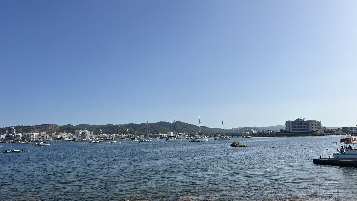 whizll's tweet photo. Ibiza 😜😎 https://t.co/LGWRvh7bUt