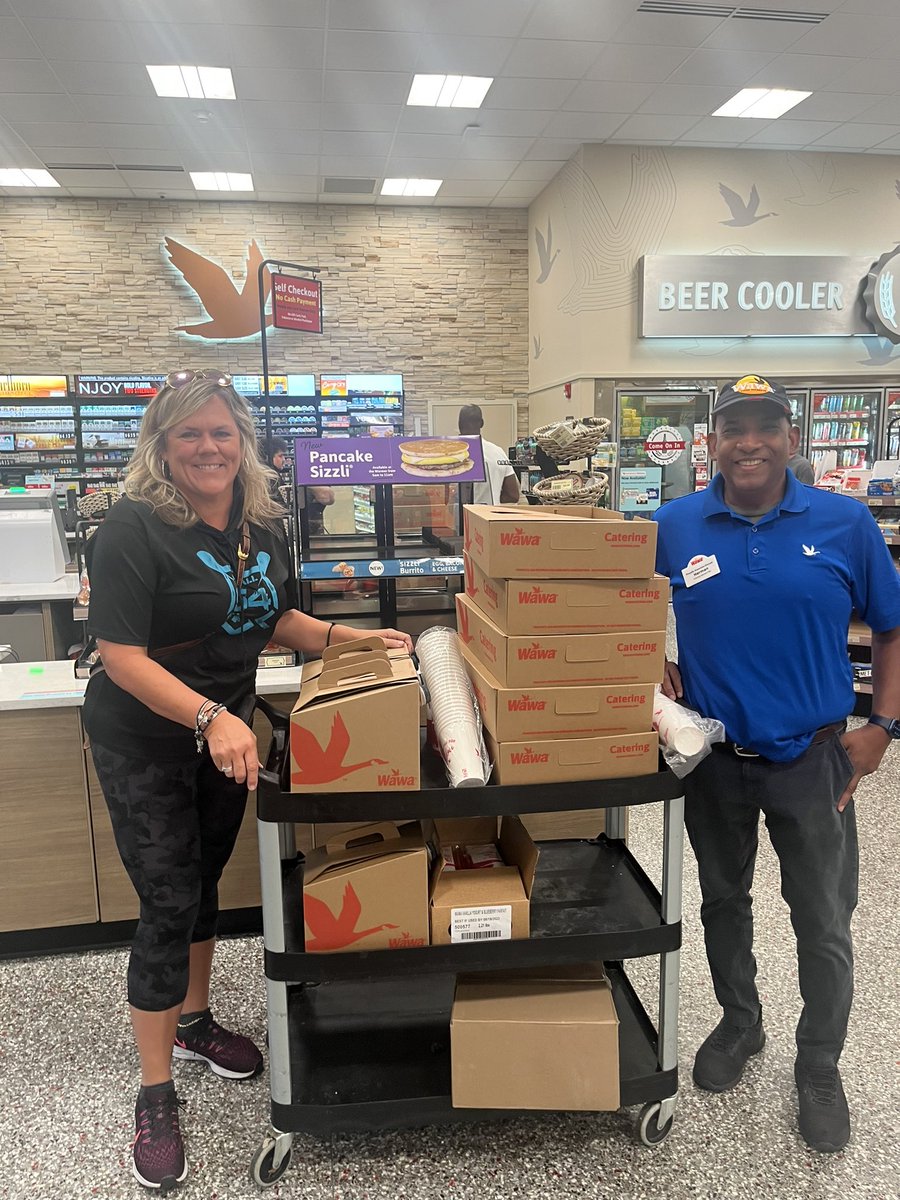 Picking up treats for the staff thanks to @Wawa in North Lauderdale and manager Herman! @PrincipalNL @NLaudLions @BCPSSantana @DrFlem71 #EveryOneCounts