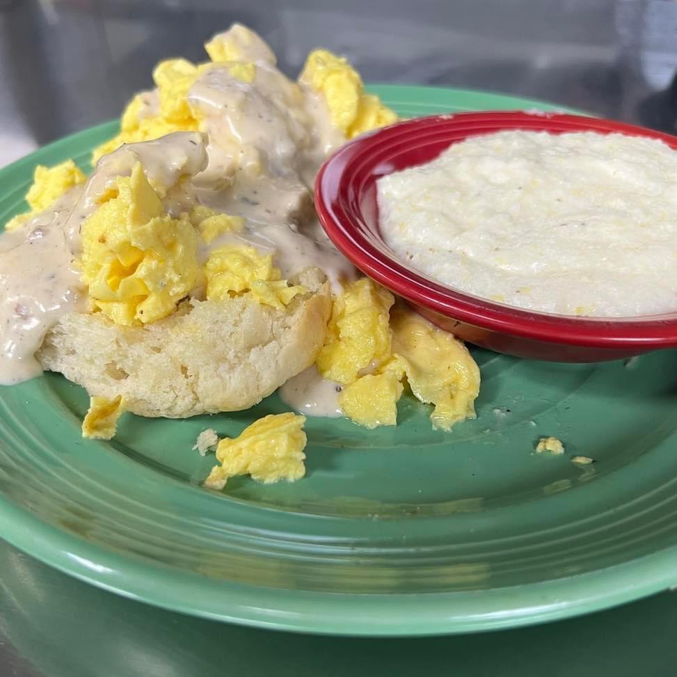 FBFivePoints's tweet photo. An open-face biscuit topped with two eggs and savory sausage gravy + a cup of creamy dreamy grits. Our Biscuit, Eggs, and Gravy entree will surely start off your day in a great way!
#eggs #gravy #grits #breakfast #brunch #food #delicious #eatfivepoints #flyingbiscuit https://t.co/zu0FSNFgjc