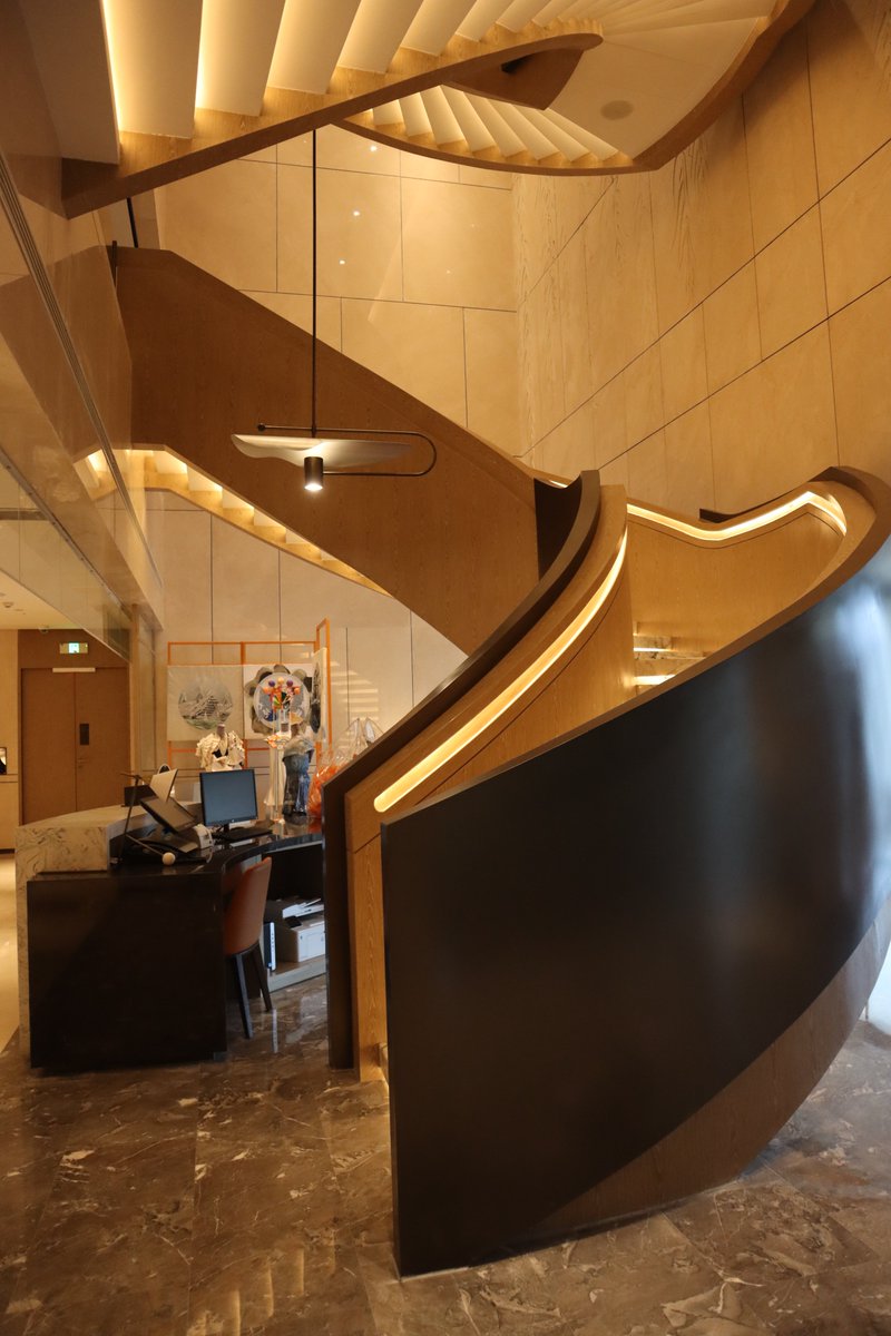 zeamaylighting's tweet photo. Hotel reception minimalist modern decoration creative circular and spotlights chandeliers, Hight quality customizing lighting by ZEAMAY LIGHTING CO., LTD. #zeamaylighting #customized #hotel #project #reception #pendant #lamp #interiordesign #decor #artist #black #modern #circular https://t.co/0HiapdVEe2
