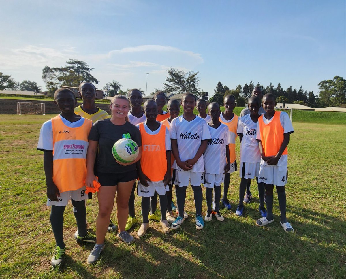 Goals_For_Bowls's tweet photo. Incredible mission trip to Uganda!! We were able to take 25 soccer balls to two orphanages and provide 15,000 meals to 311 children’s homes!! God is so good! 🇺🇬🫶🏼 https://t.co/GSfRf53Hou
