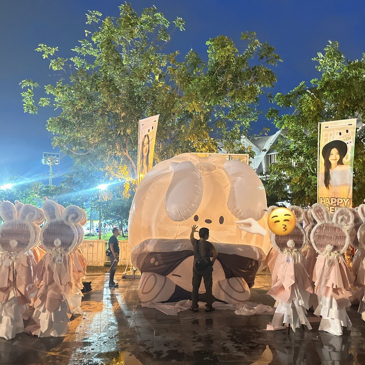 45G0808's tweet photo. Goodbye, Thailand🤏🏻 https://t.co/ngQP9j0jTp