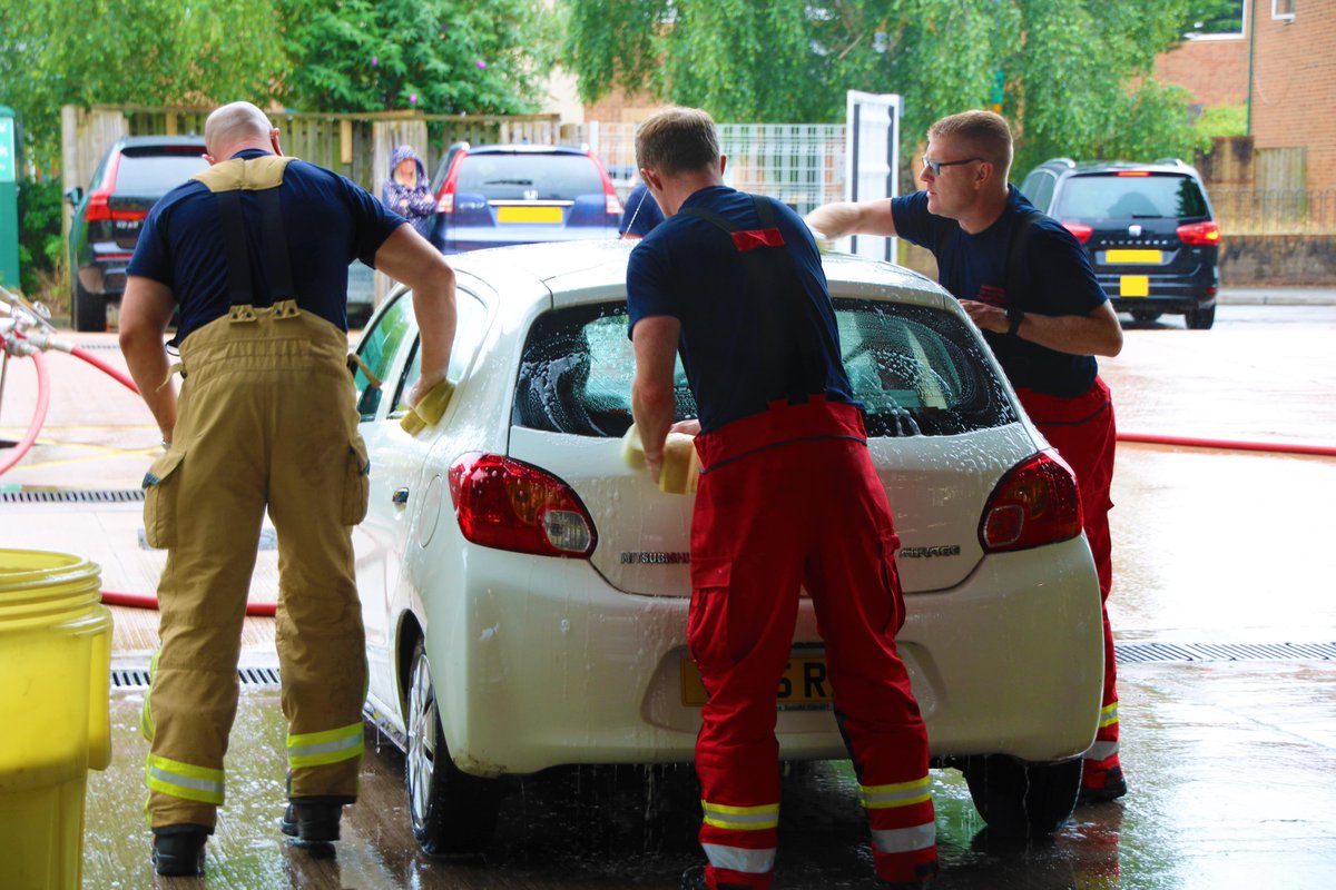 🧽 Is your vehicle in need of sprucing up?

🚘 Firefighters at #Caldicot are hosting a charity car wash this Sunday (20th August) from 10am-3pm, with all funds raised going to <a href="/firefighters999/">Fire Fighters Charity</a> and <a href="/HopeRescue/">Hope Rescue</a> 

👍 If you're in the area, please pop along to show your support