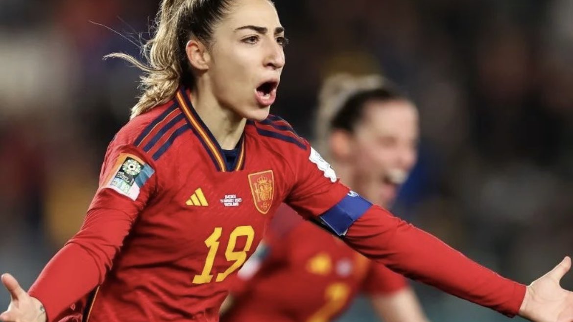 minervasalaslop's tweet image. 🇪🇸ESTAMOS EN LA FINAL DEL MUNDIAL FEMENINO🇪🇸

🔝Desde Sevilla para el MUNDO, la zurda de @7olgacarmona nos lleva a la final de la #FIFAWomensWorldCup2023‼️

Enhorabuena @SEFutbolFem‼️

Vamos a por la FINAL👏🏼

#JugarLucharYGanar #FIFAWWC2023