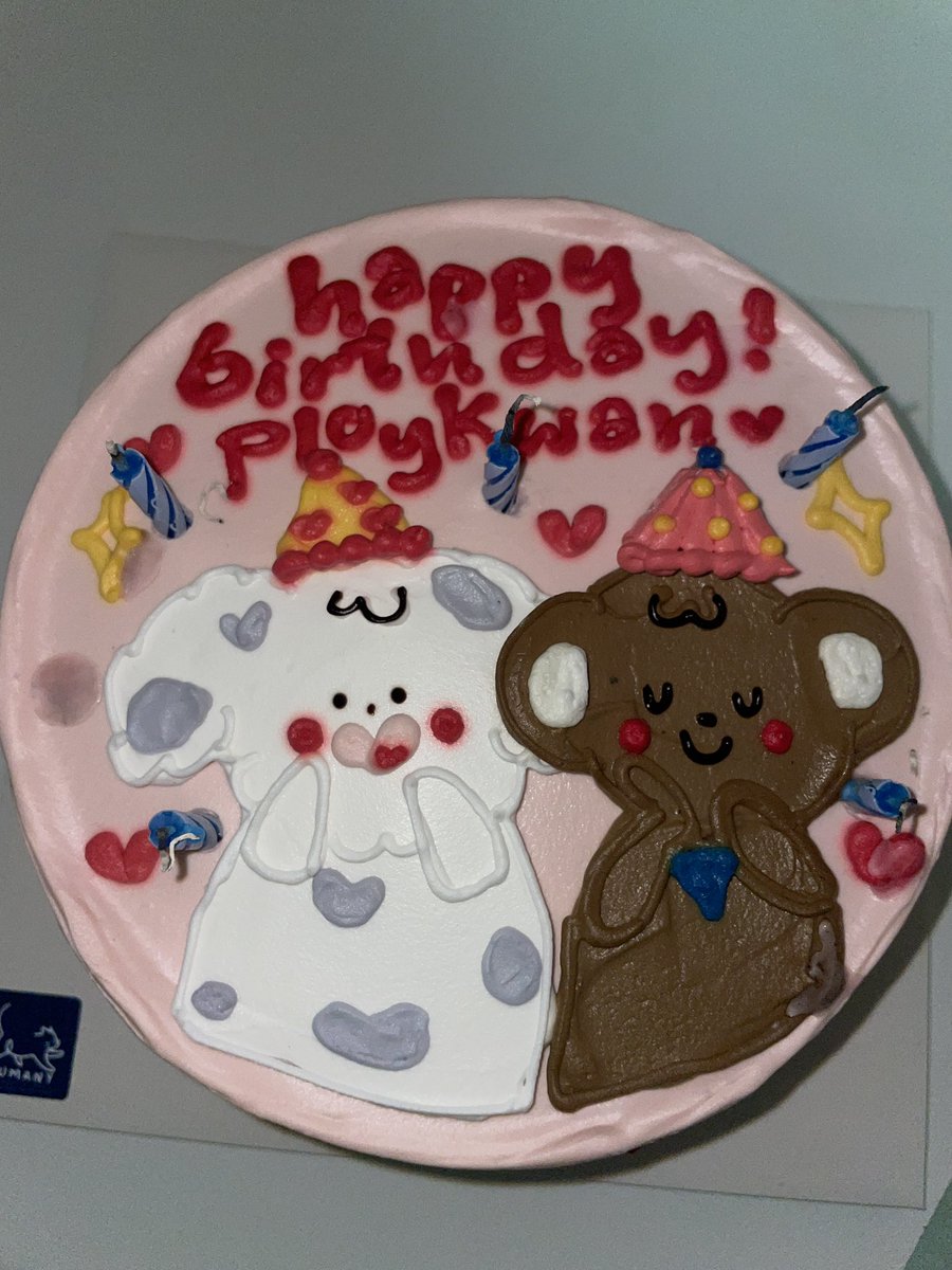 she said เบบี๋ i will buy you แค่เค้กก้อนละ 30 บาทน้า อย่าน้อยใจ but she did this 🥺🎂🎀✨