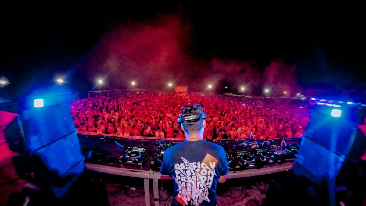 DubElements's tweet photo. INOLVIDABLE @DreambeachFest 2023 ⚡🖤
GRACIAS a tod@s los que llenasteis un año más el Open Air para bailar con nosotros 🚀
Nos vemos pronto!
#dubelements #dreambeach #festival #villaricos #openair #dnb #drumandbass https://t.co/AOIa9uAZFq