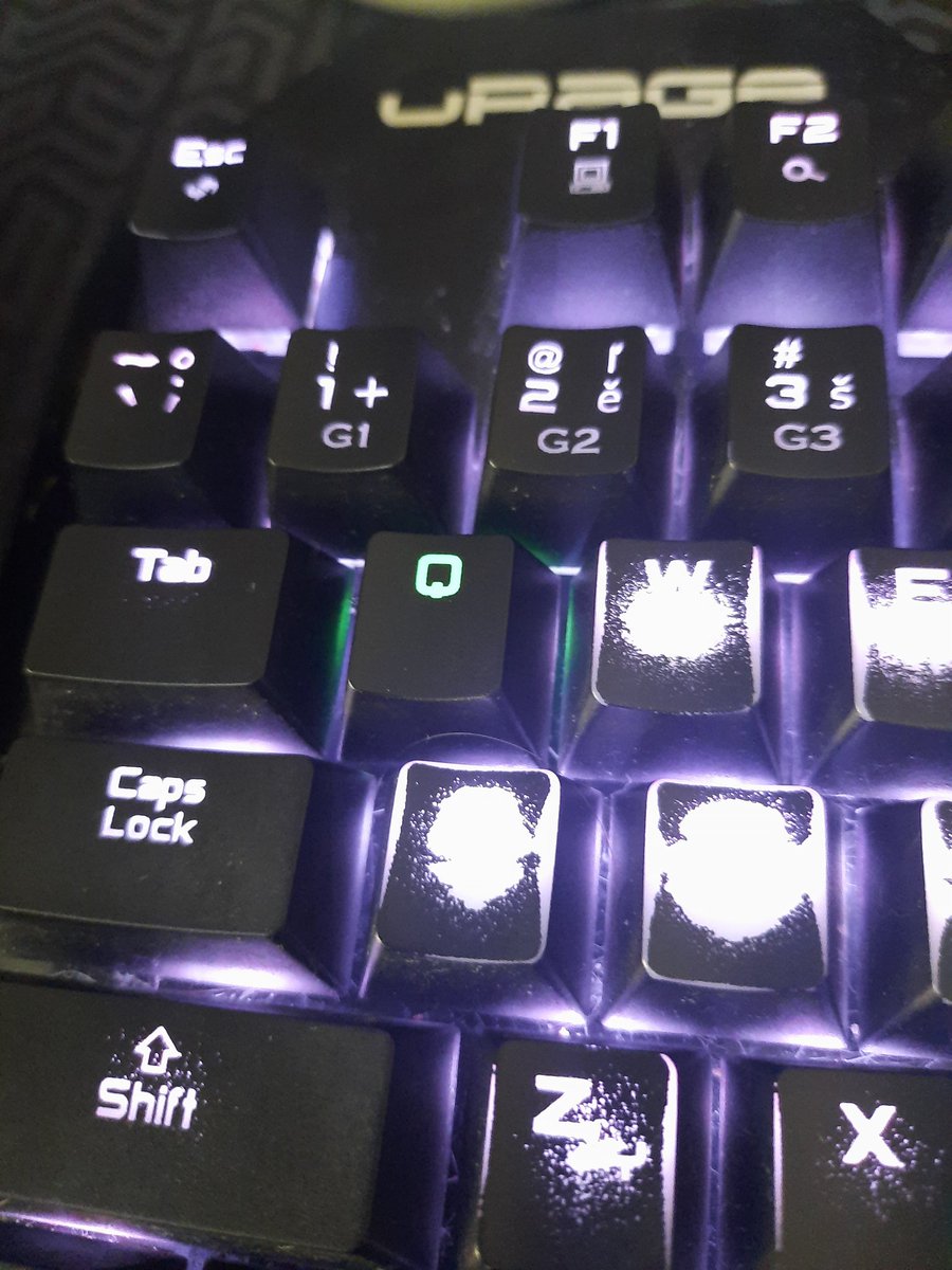 eepyeri's tweet image. Update 2: it's gone green.