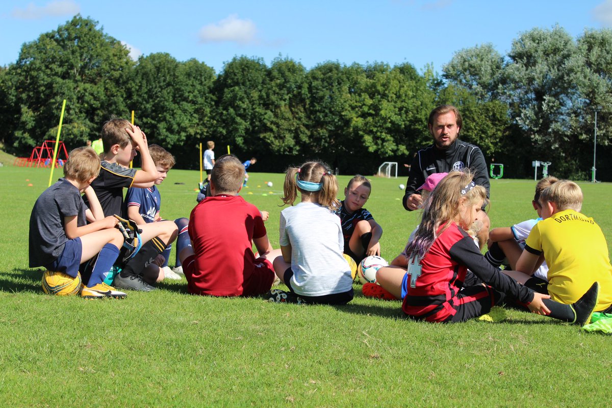 miltonfc_'s tweet photo. DAY 2 💙⚽️

30 children have turned up on what is a beautiful day this morning at the Sycamores. We are BUZZING ☀️🔥 https://t.co/MViENaZp7x