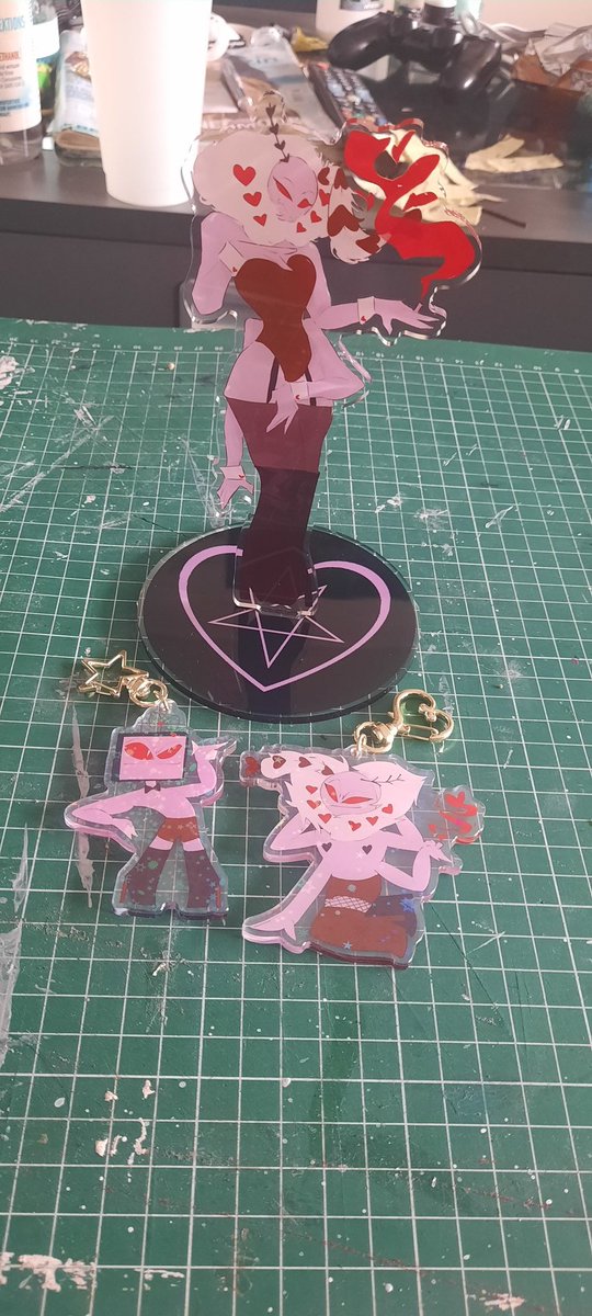 NvRotten's tweet photo. Ahhhhhh qoq omfg look what arrived today!!** i can't stop squeeling! QoQ my lovelie son @Mama_Valio sent me all those amazing goodies and omfg qoq thank you so so so much luv! QoQ still can't comprehend how amazing the standee and keychains turned out!** https://t.co/x2Dr8fe1eY