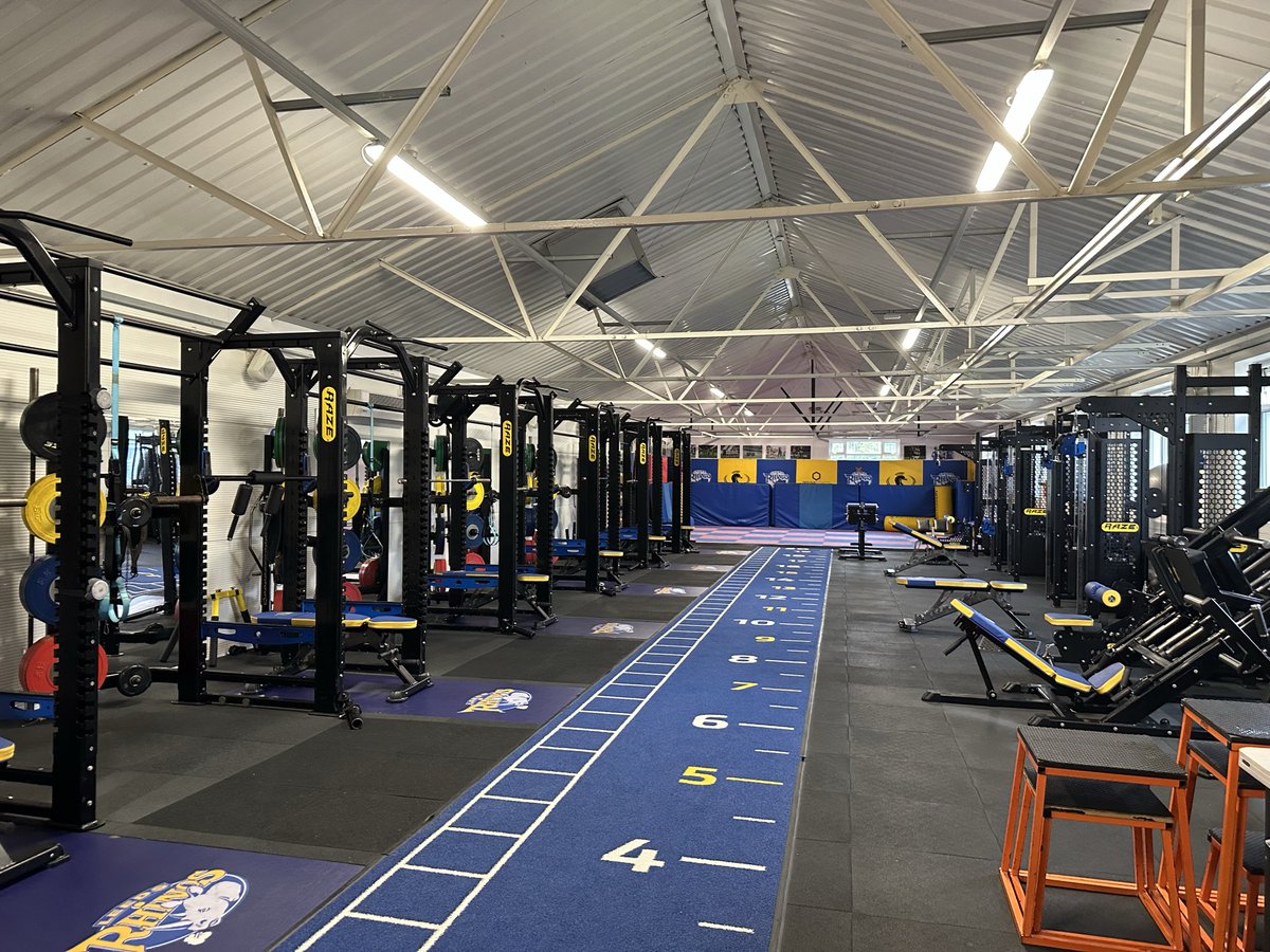JBAndrews_'s tweet photo. Yesterday we had the opportunity to speak with the @leedsrhinos 1st Team on employability after professional sport (part of their welfare quota).

It was a fantastic experience and a true honour for us as a business, hopefully, the guys found the session useful!

#CV #leedsrhinos https://t.co/QSzxu0GCPv