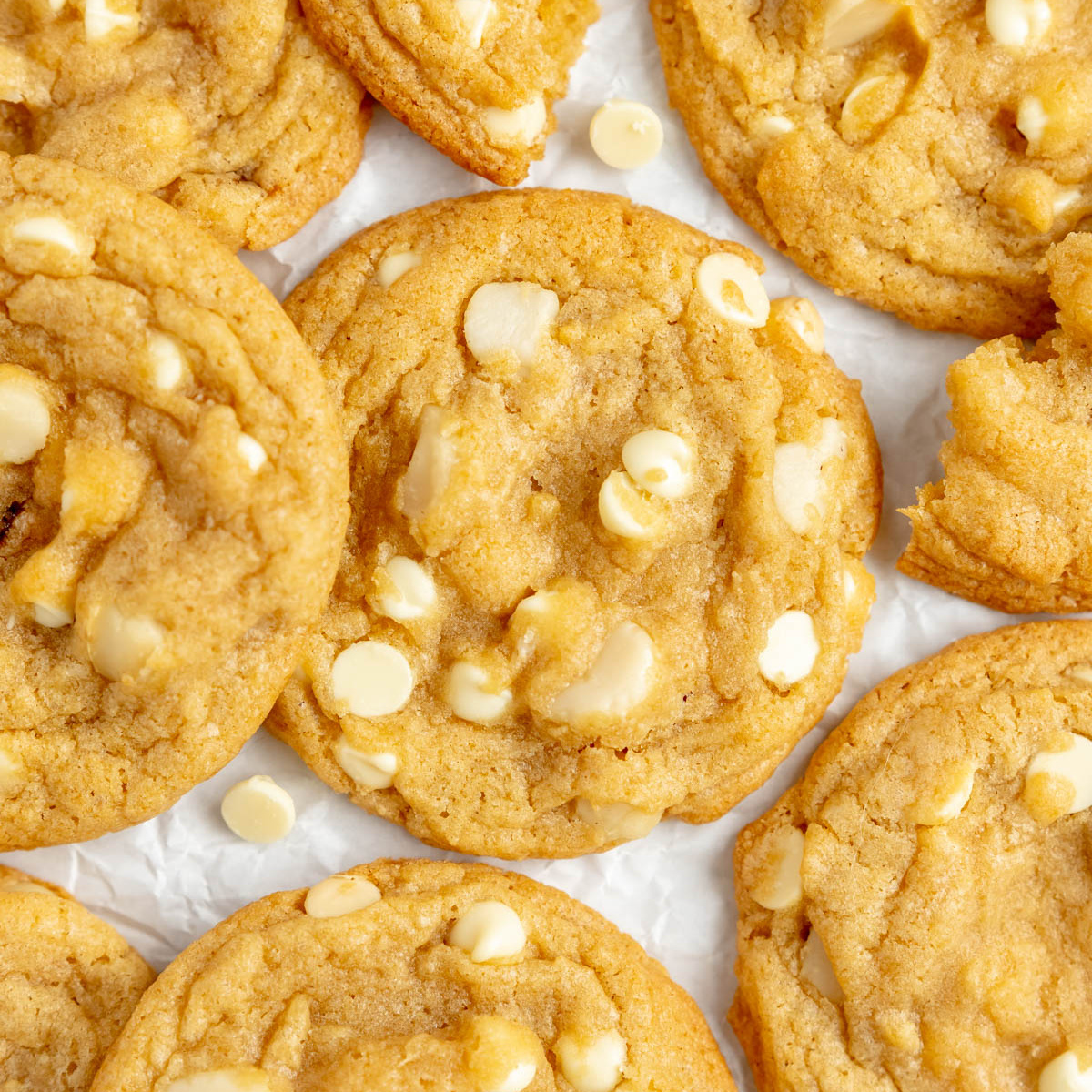 MarshasBakeBlog's tweet image. White Chocolate Macadamia Nut Cookies – Deliciously soft and chewy vanilla-infused cookies that are stuffed full of white chocolate chips and macadamia nuts!

Recipe: marshasbakingaddiction.com/white-chocolat…

#chocolatechipcookies #cookierecipe
