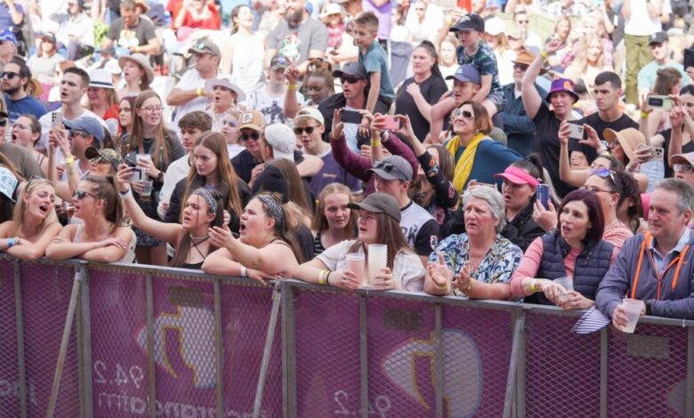 SAMusicNewsMag's tweet photo. Jacaranda Day Captured By HUAWEI P60 Pro Celebrates the Beautiful Array of Language & Music Genres Mzansi Has to Offer 🎶 #jacarandaday
@jacarandafm
@Goodlucklive
@MartinBester
@JoBlack_music
@PlatinumClub_ https://t.co/AmTcs9Zkbx https://t.co/iik4ZPITh4