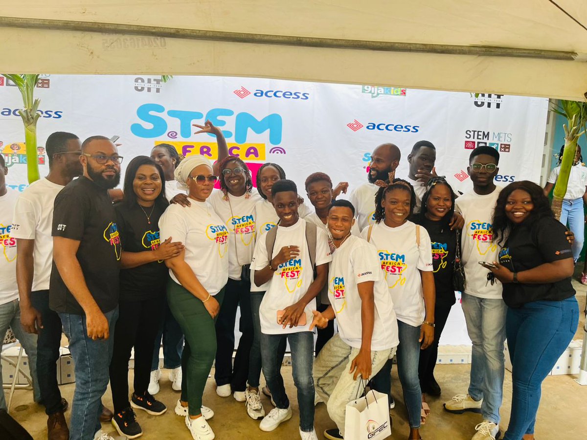 @ChildInTech in collaboration with @9ijakids held an event last week Friday dubbed STEM Africa and it was an exciting one.
Watching children develop a liking for technology is so sweet considering the fact that I was once like them.

@payboxglobal Had a part in this too.