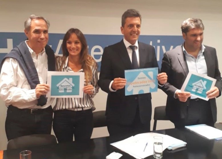 paureser's tweet photo. Sergio te recuerdo que nos soltaste la mano, somos 100.000 familias
 @SergioMassa @hipotecadosuva 
@SenadoArgentina @Kicillofok @UsuraUVA @unionxlapatria https://t.co/G2auJF6R2j