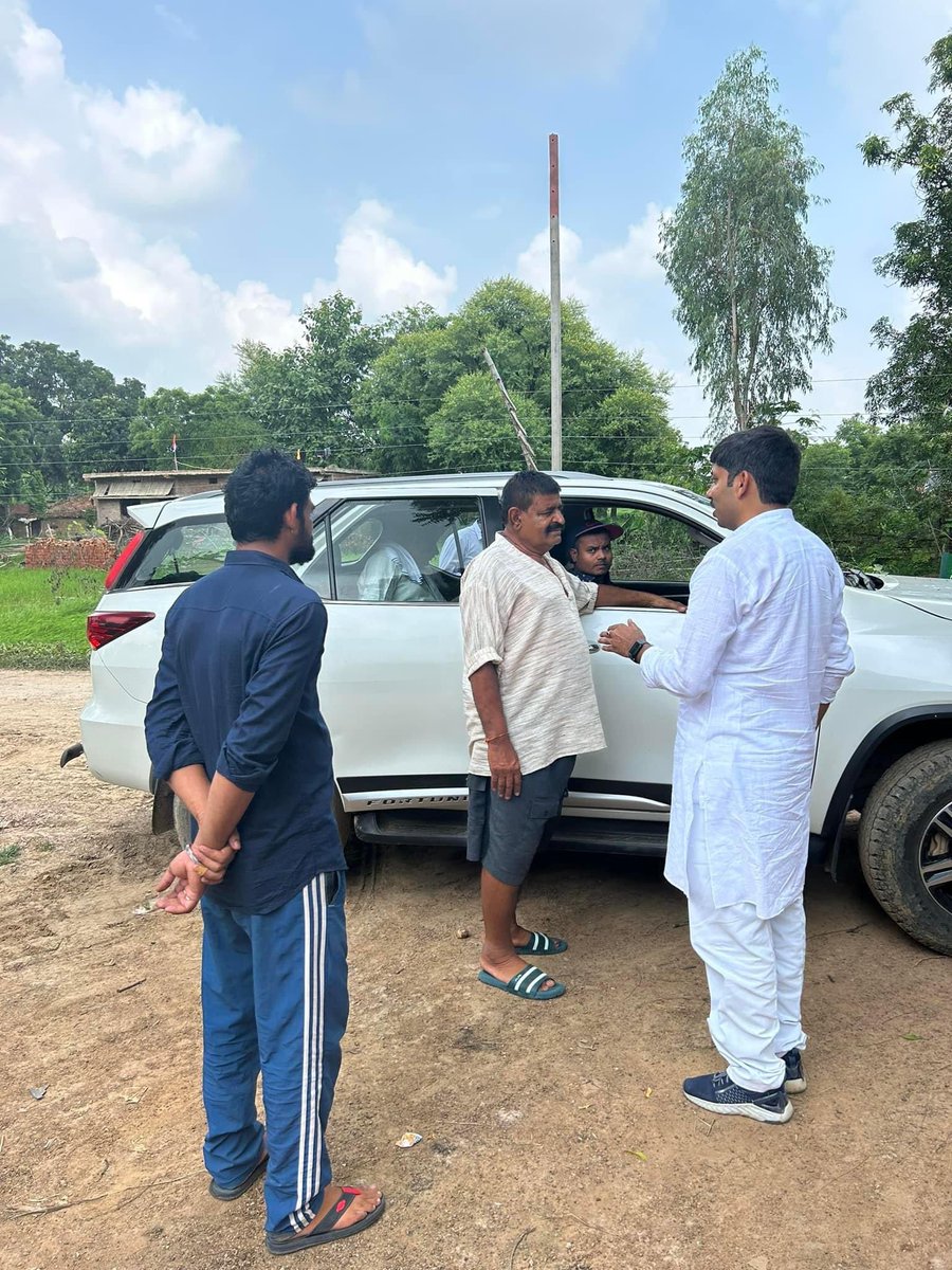 vivekgautam_bjp's tweet photo. देवतालाब विधानसभा क्षेत्र,ग्राम अहिरगांव

ग्राम अहिरगांव निवासी,वरिष्ठ समाजसेवी श्री नागेंद्र सिंह जी (चाचाजी) के निवास स्थान पहुंच परिवारजनों से सौजन्य मुलाकात कर कुशल क्षेम जाना।

आत्मीय स्वागत के लिए आप सभी का तहे दिल से धन्यवाद।
#Vivekgautambjp #Devtalav72 #BJP4Devtalav ✨ https://t.co/yWE48CdUx9