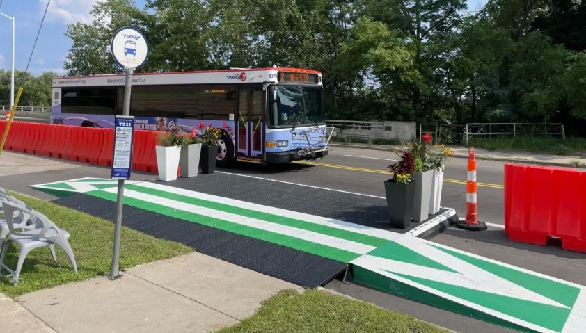 urban_gr's tweet photo. Infrastructure does not have to be massive, or massively expensive, to make a better city.
(Wealthy St SW &amp; Front Ave SW)
#GrandRapidsMI
P.S. most posts are now over at https://t.co/dZEvPRZImN - follow us there (Fediverse 🐘) https://t.co/mGuWiClhAy