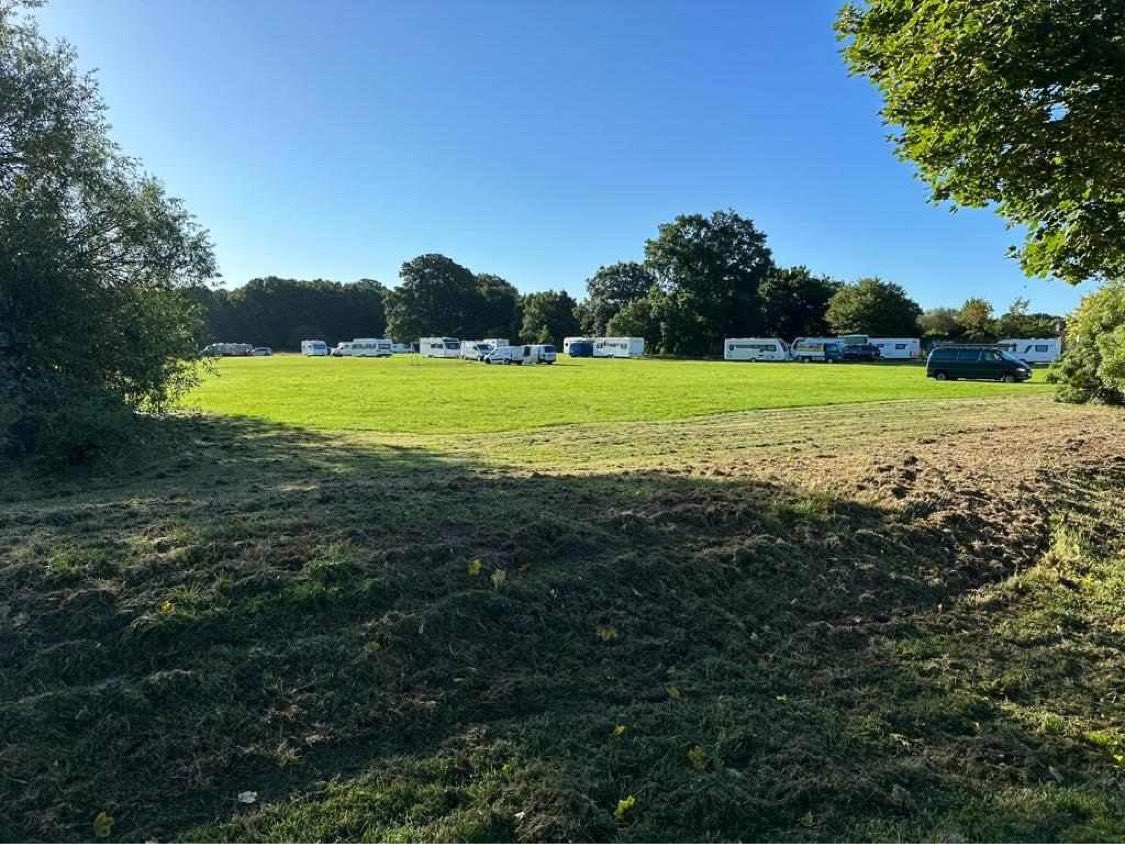 Paulblagger's tweet image. I’m sure it’s all in hand but do we know how long our visitors will be staying on Belmont open space? @neill_bob @AlisonStammers @MikeJackBR7 
@MayorofBromley0