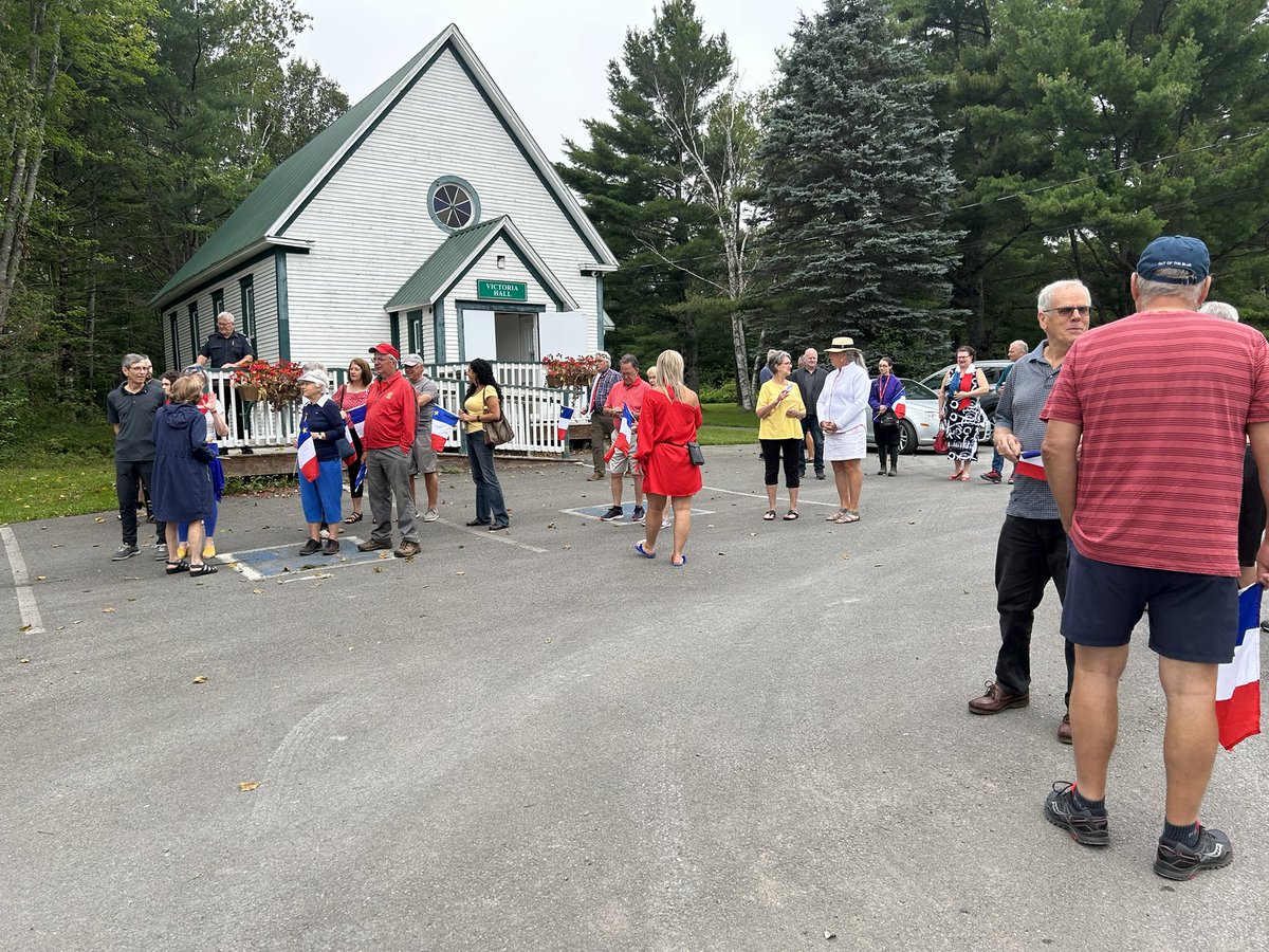 Nous célébrons la fête des acadiens. Vive l’acadie! - MS
