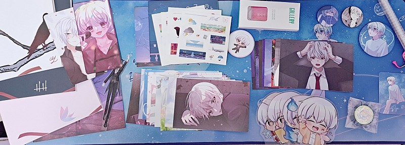 suring06_'s tweet image. 예전에 찍은 굿즈 모음... 저기서 얼만큼 더 모였을까..?