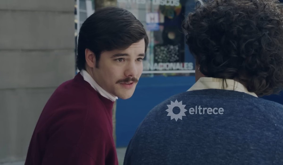 cristinameatsix's tweet image. Lucía: No paro de pensar en usted.

Segundo: No puedo dejar de pensar en vos.
#ATAV #ATAV2