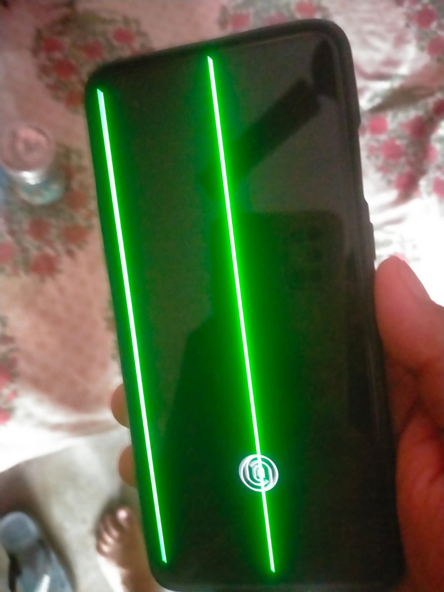NewsR24tv's tweet photo. #OnePlus @oneplus @OnePlus_IN @OnePlus_Support 
Don't know how many messages and calls were made to one pluse care. But no correct answer was received. Now just tell me whether you will fix my phone or not. https://t.co/oswpyWKUqs