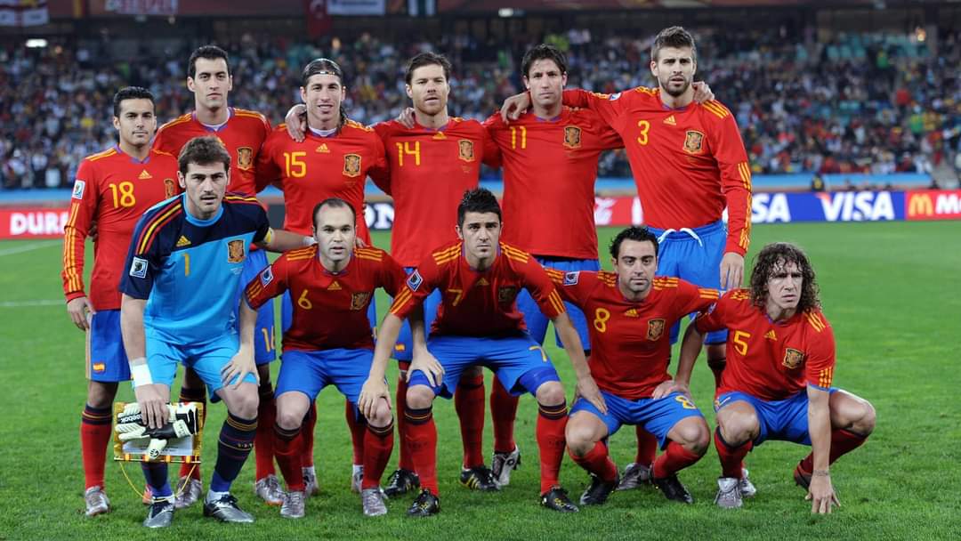 Tocapilotes's tweet photo. Que los momentos de mayor éxito del fútbol español coincidan con una mayoría aplastante de futbolistas del Barca, tanto en hombres como en mujeres, no me parece casualidad sino causalidad.

Esto la prensa no te lo cuenta. https://t.co/AhUxs8ZYad