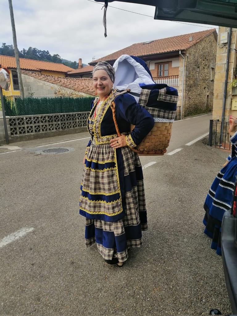 DelPelirroja's tweet photo. Pasiegueando, romería Virgen de valvanuz selaya Cantabria Valles pasiegos https://t.co/PuCMiYnkCd