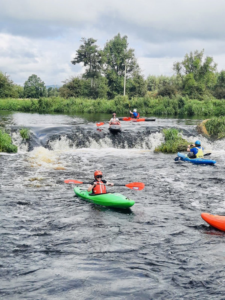 ☀️ And they’re off ☀️ ✅ The second day of adventures for #HEROutdoorsWeek is well under way here in Carlow ✅ 🚣🏻‍♂️ Under the stewardship of Patrick and the team from Pure Adventure Ireland the women are paddling from Goresbridge to Graiguenamanagh 🚣🏻‍♂️