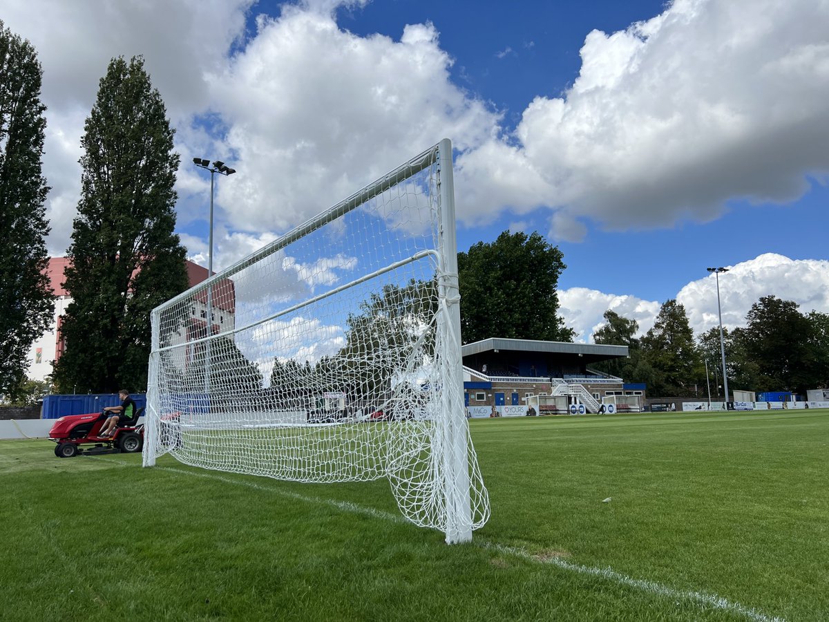 thejakewhiteley's tweet photo. The venerable #SirHalleyStewartPlayingField looking resplendent today ahead of @SpaldingUnited’s first home league fixture of 23/24 v @AFCRD a tad later this evening: KO 19.45!… #GoTulips https://t.co/dxJhSyLZup