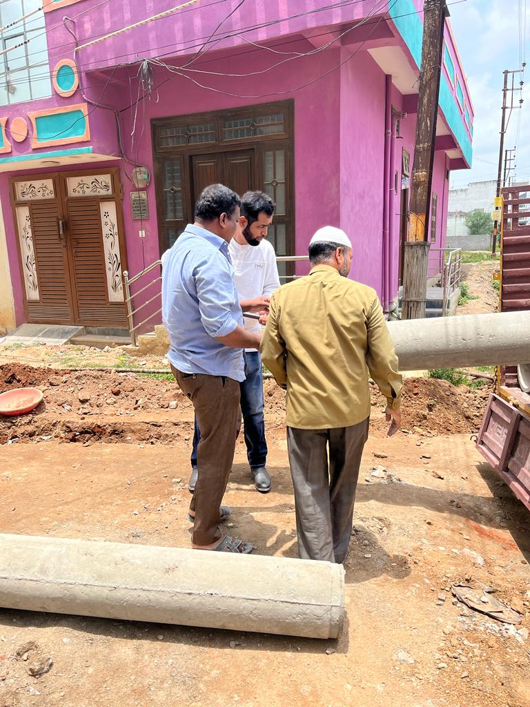 WaheedA7799's tweet photo. Metro phase4 colony near Nabil colony Balapur #wardno3 Jalplally municipality Maheshwaram constituency
Area MLA Honourable Minister Sabitha Indra Reddy Madam
Area consular Ahmed Kasadi sahab AIMIM
Our colony members collect money from all colony to complete the drainage work https://t.co/X6zQ0Rvt7T