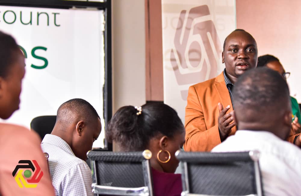 Uganda_Expozed's tweet photo. Today we kick started on briefing the staff members at the @tourismbank  located in Naalya at Naalya Central Market.

The bank mainly will be helping in financial services like savings and loans mainly to the hospitality industry ie tour operators ,tour companies,influencers
1/2 https://t.co/ty6lCsOWdG
