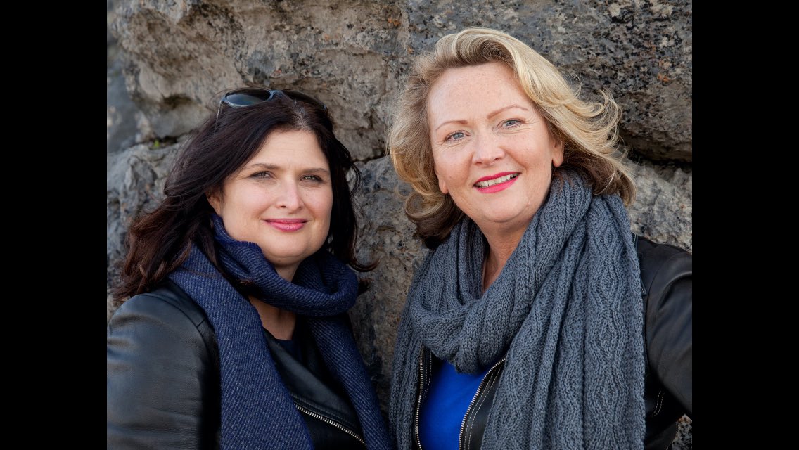 AngelaBradyDesigns tweet media