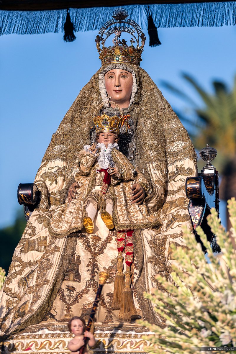 15 de Agosto
Día de la Virgen

#Sevilla 
#VirgenDeLosReyes 
#PerMeRegesRegnant