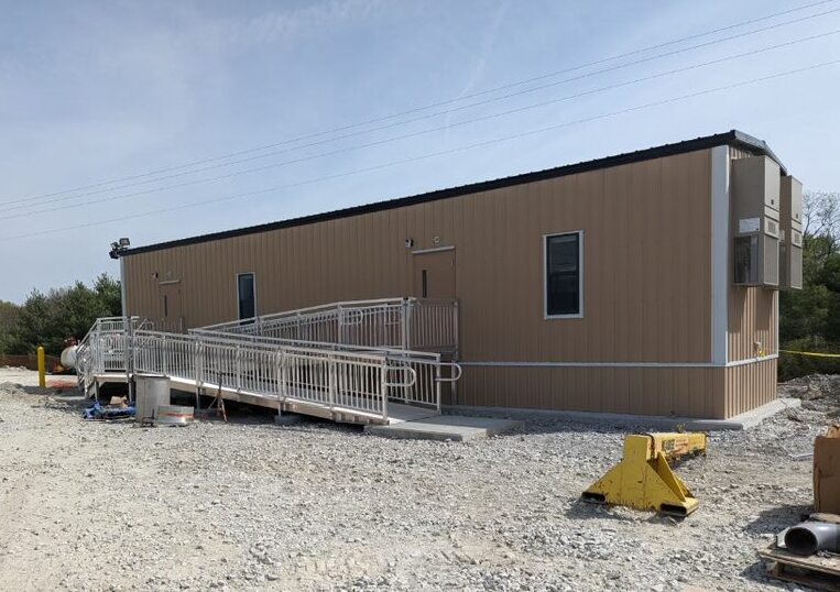 BOXXModularUS's tweet image. Tailored Precision: We worked closely with our client to design this 12&apos;x56&apos; ribbed steel office, ensuring it perfectly aligns with their business requirements. From the sleek exterior to the aluminum ramps, it&apos;s a true reflection of their vision and workspace needs.