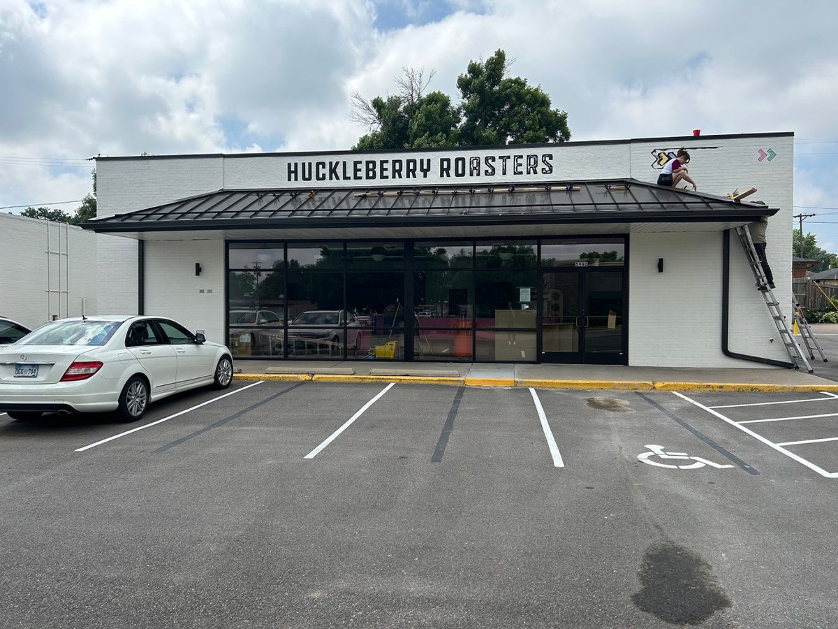 sprudge's tweet photo. Build-Outs Of Coffee: Huckleberry Roasters In Denver, CO https://t.co/HBSL0QAp0A #buildouts https://t.co/uYmzdV1lmh
