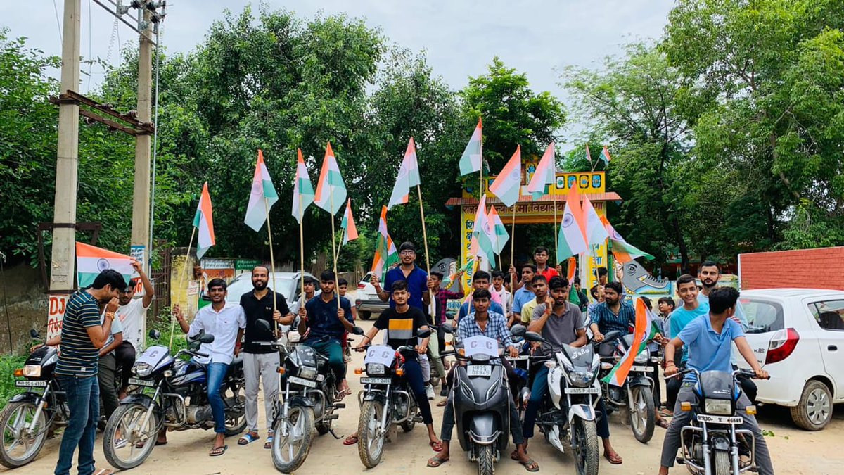 dmjagdeep's tweet photo. CSC वी एल ई नीरज ने बाइक रैली कर मनाया आजादी दिवस |

#HappyIndependenceDay 
@CSCegov_ @cscharyana @DC_Rewari https://t.co/LhCZSHjOVs