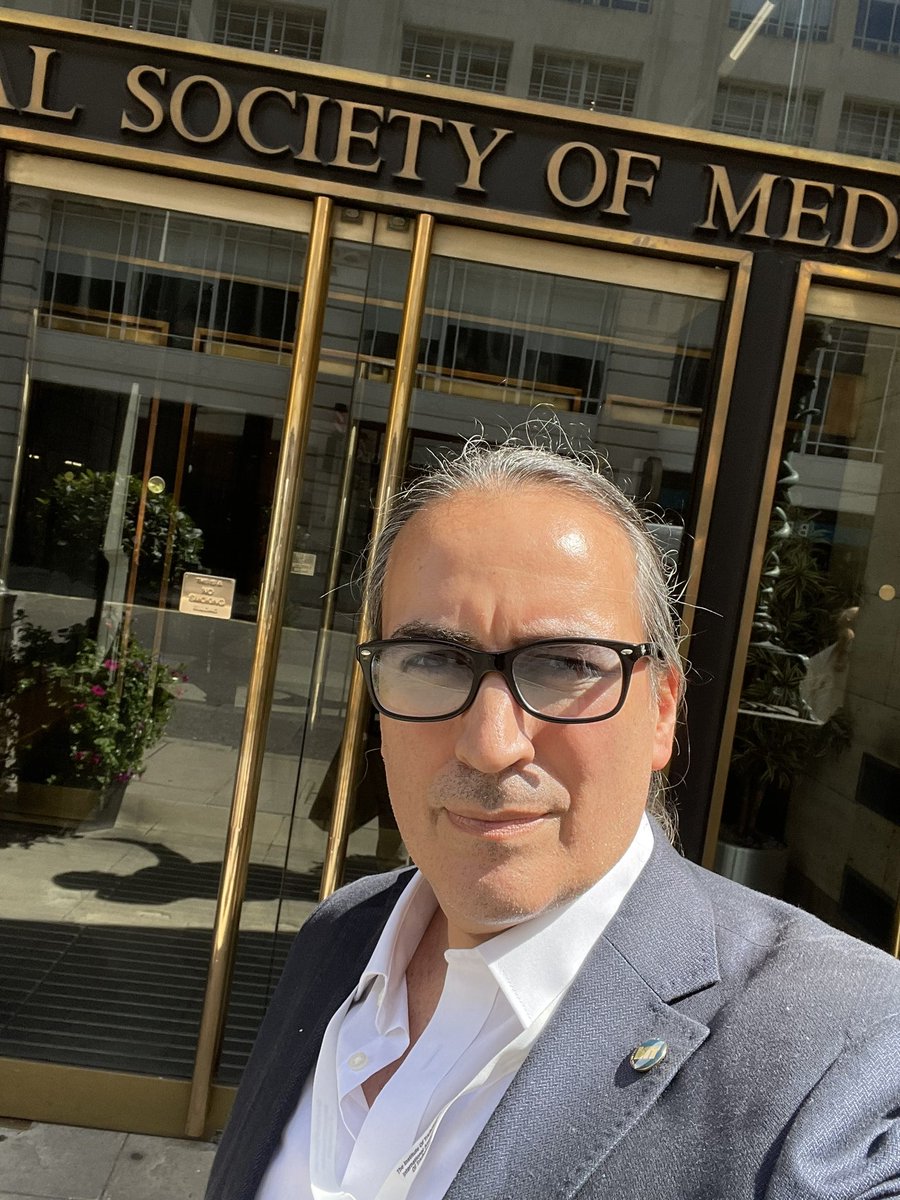 ExpertoCapilar's tweet photo. Un doble honor: Compartir unas palabras para dar comienzo a la Conferencia Mundial de Tricología en Londres, Reino Unido 🇬🇧 Y presentar al reconocido Médico Dermatólogo Dr. Ademir Leite Jr. 🇧🇷que sumó la Tricología a su práctica profesional. https://t.co/bykT0g1Yov