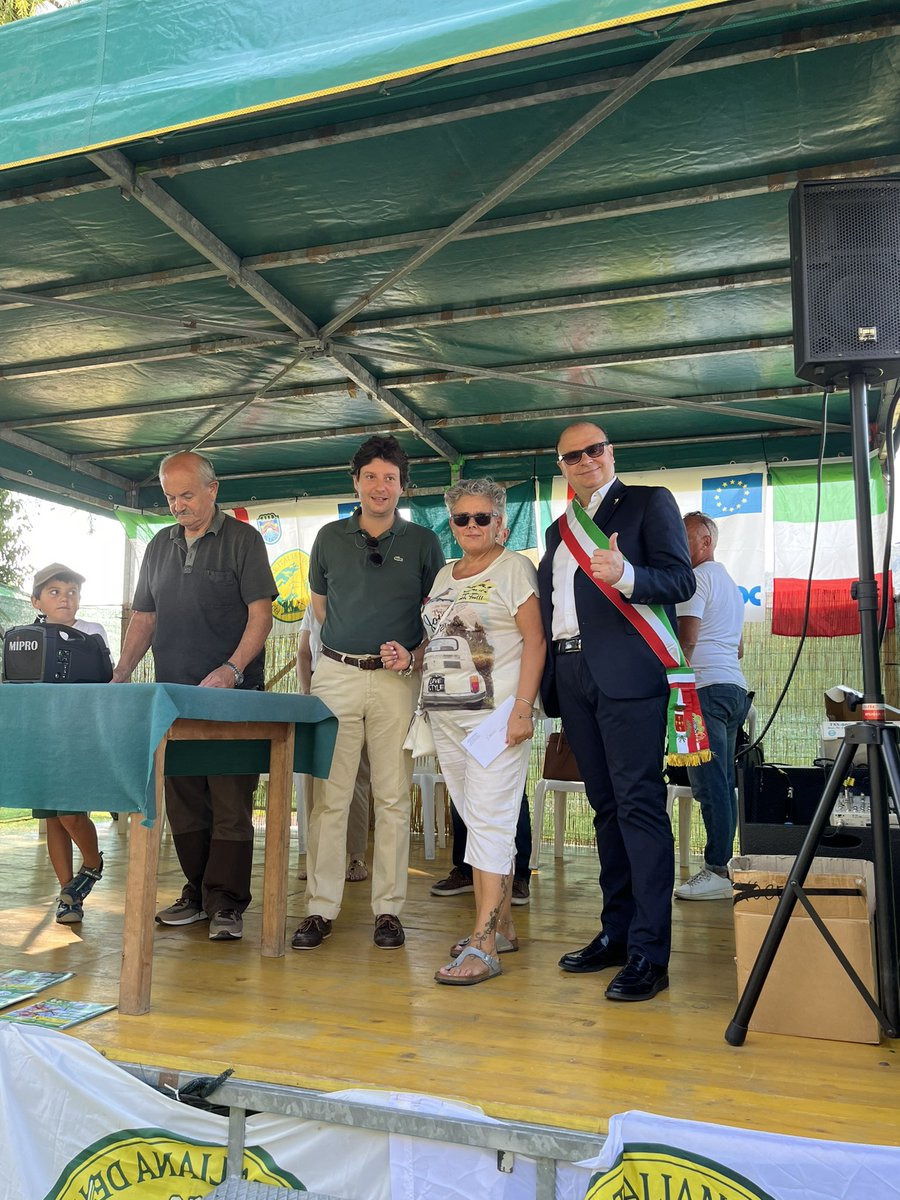 GioBertazzoli's tweet photo. Auguri di Buon Ferragosto a tutti voi dalla nostra tradizionale 66’ Fiera degli Uccelli e Mostra Canina, qui nella nostra bellissima Sarnico! E un grande ringraziamento alla nostra Associazione Cacciatori di Sarnico.😎⛱👍🏻☀️

#ComuneSarnico
#AssociazioneCacciatoriSarnico
#sarnico https://t.co/eLgv1Yg1oT