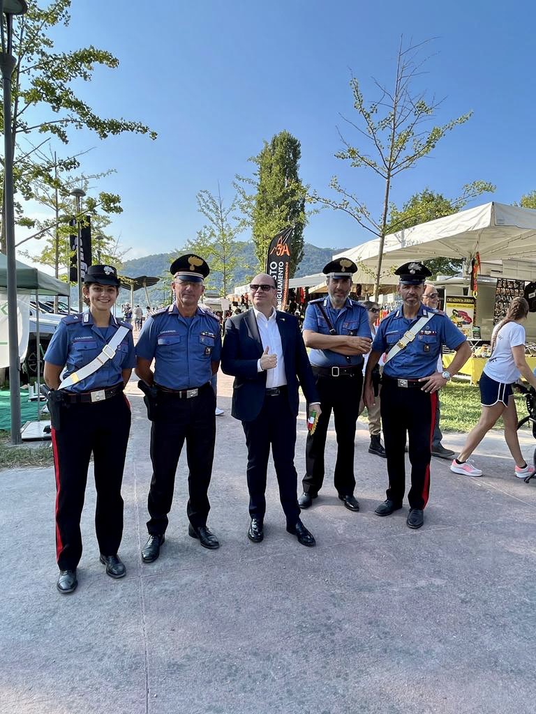 GioBertazzoli's tweet photo. Auguri di Buon Ferragosto a tutti voi dalla nostra tradizionale 66’ Fiera degli Uccelli e Mostra Canina, qui nella nostra bellissima Sarnico! E un grande ringraziamento alla nostra Associazione Cacciatori di Sarnico.😎⛱👍🏻☀️

#ComuneSarnico
#AssociazioneCacciatoriSarnico
#sarnico https://t.co/eLgv1Yg1oT