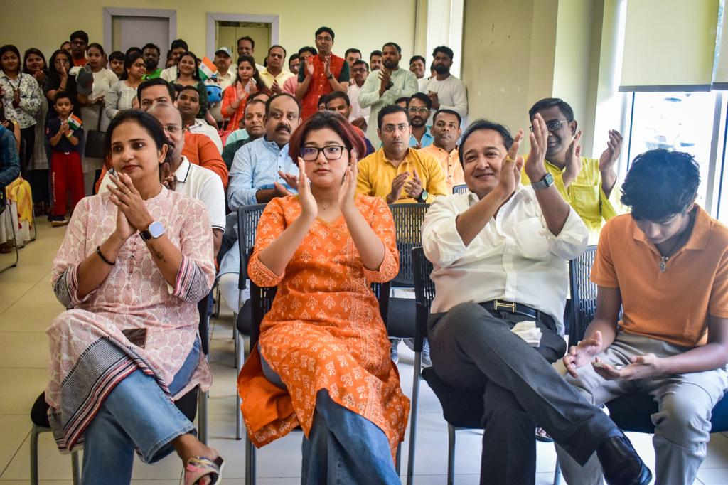 NanuPany's tweet photo. Today, on this Independence Day, I celebrated the journey of our nation with my family and my extended family at CSM Tech.
#breakingthoughtbarriers #csmtech #nationfirstalwaysfirst #azadikaamritmahotsav #independenceday https://t.co/vQ3EmEEaSU