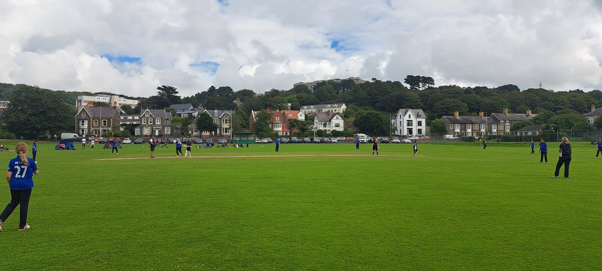 More action from the #aberfest2023 @CricketWales this time from under 13 girls @AberSport ... another great location for playing and having fun @CwnYouth  @CeredigionActif @SportPowys