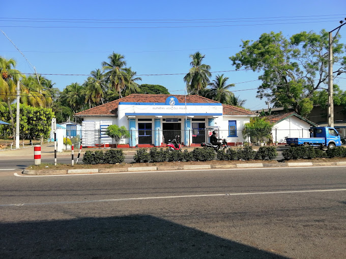 ThinakaranLK's tweet image. சக நண்பிகளுக்கு விஷம் கலந்த நீரை கொடுத்த மாணவி

- மாணவத் தலைவருக்கான போட்டியால் நேர்ந்த அசம்பாவிதம்

மேலதிக விபரம் &amp;gt;&amp;gt;&amp;gt; thinakaran.lk/?p=10033

#Student #PoisonedWater #Prefect #Kuliyapitiya #Narammala #SriLanka #LKA #SL